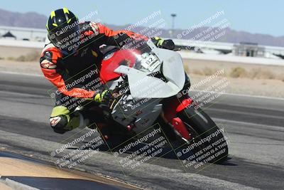 media/Oct-30-2025-Racers Edge (Thu) [[dabbdaf680]]/3-B Group/Session 3 (Turn 15 Inside)/